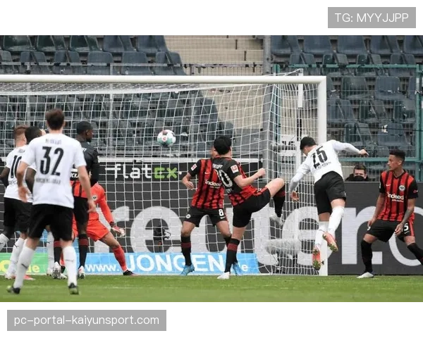 战术复盘：门兴格拉德巴赫如何通过边路压制击败云达不莱梅