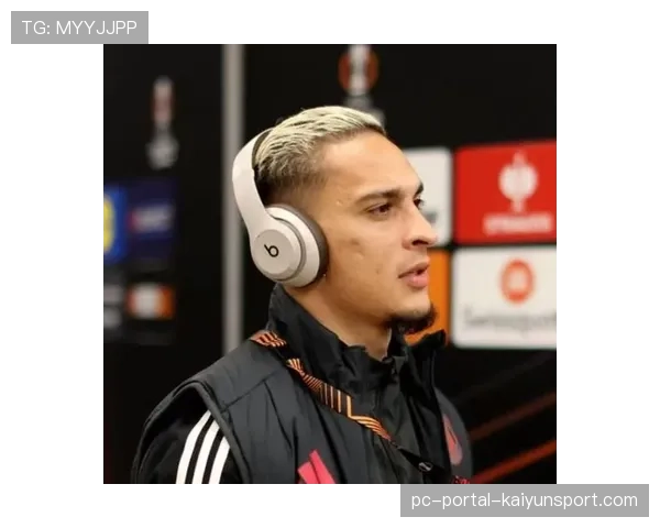 VAR引入门线裁判耳机沟通公开，英超裁判公司称此举旨在提升透明度